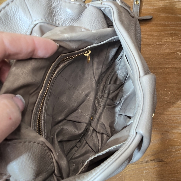 Marc Jacobs Gray Leather Crossbody Bag - Picture 5 of 8